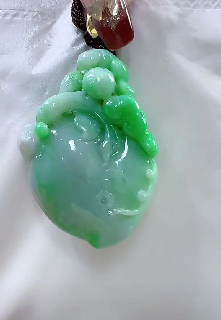 天然翡翠A货孤品吊坠123