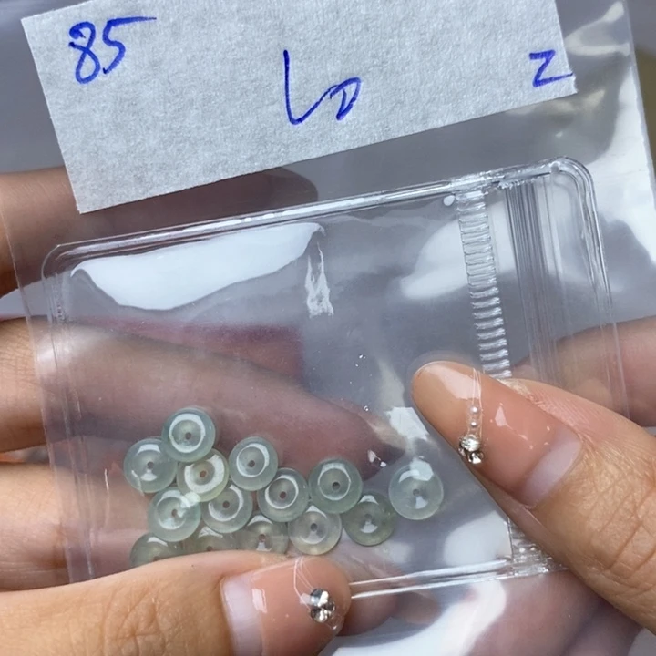 右***翼定制翡翠未镶嵌不退