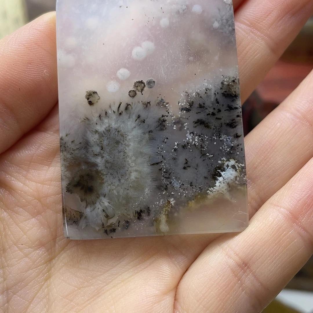 玛瑙/玉髓未镶嵌珠宝半成品