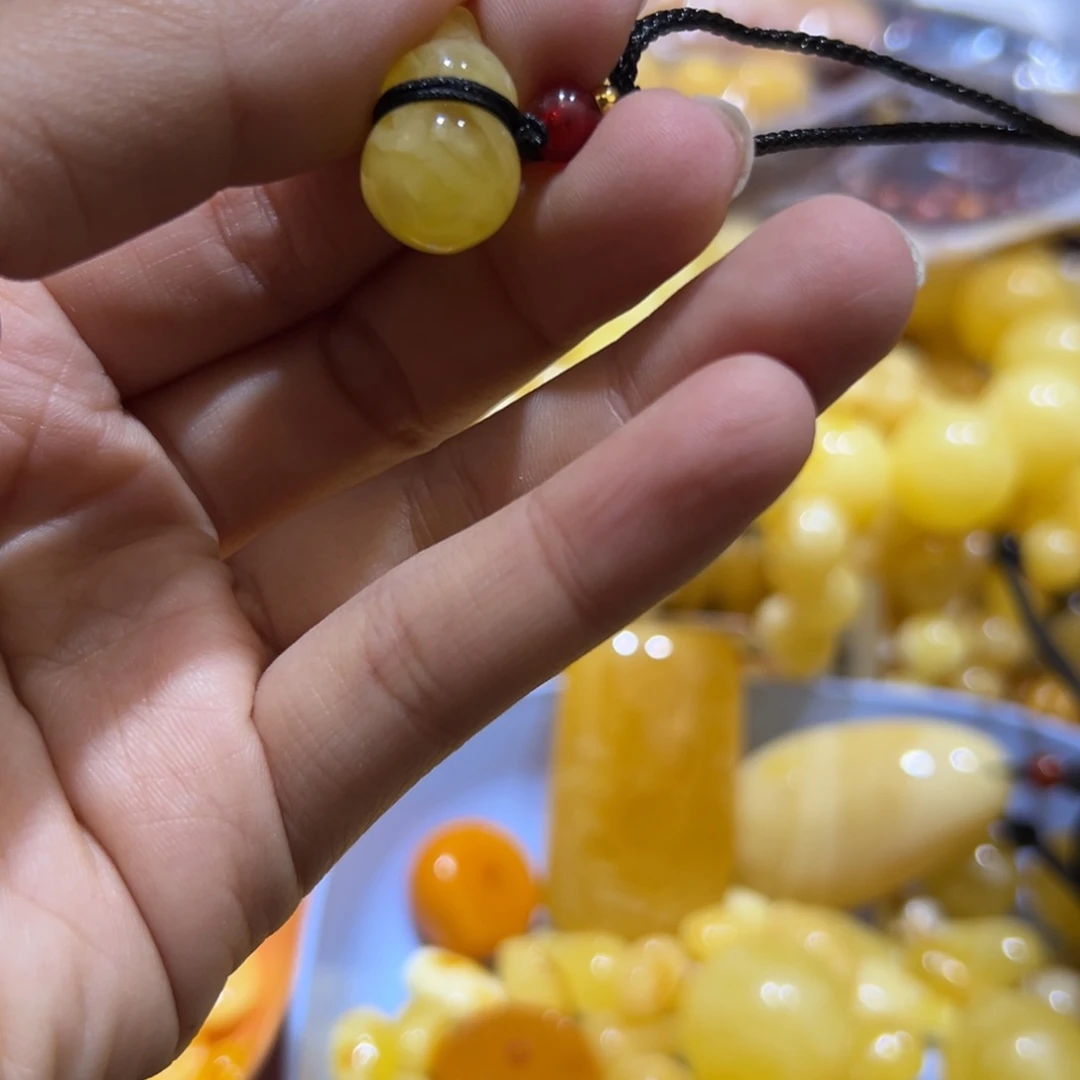 琥珀珠宝奇石未镶嵌