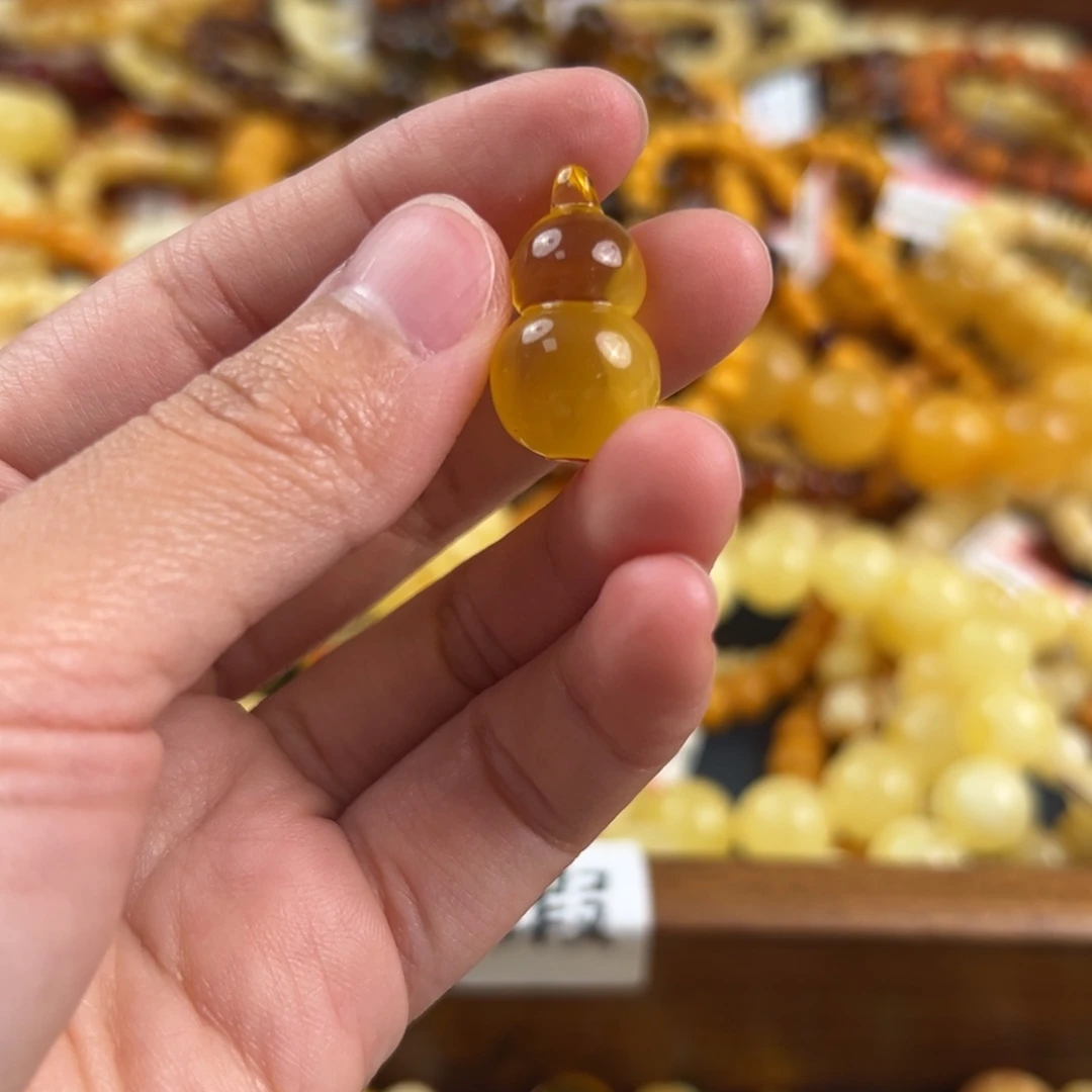 未镶嵌琥珀珠宝奇石