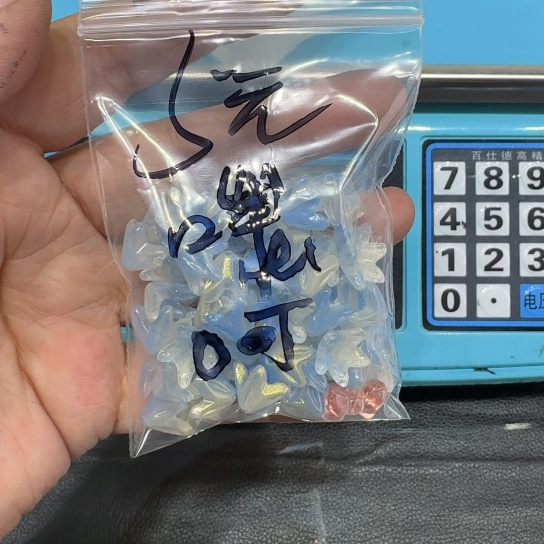 锌合金嗤嗤呵呵老妹