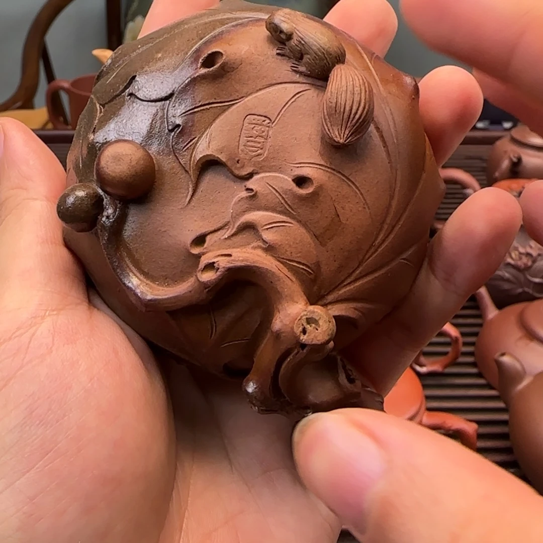 茶盏松鼠葡萄柴烧