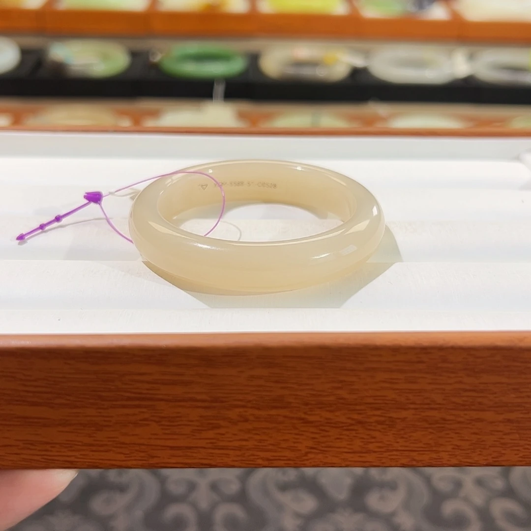 和田玉手镯未镶嵌  【红粉】