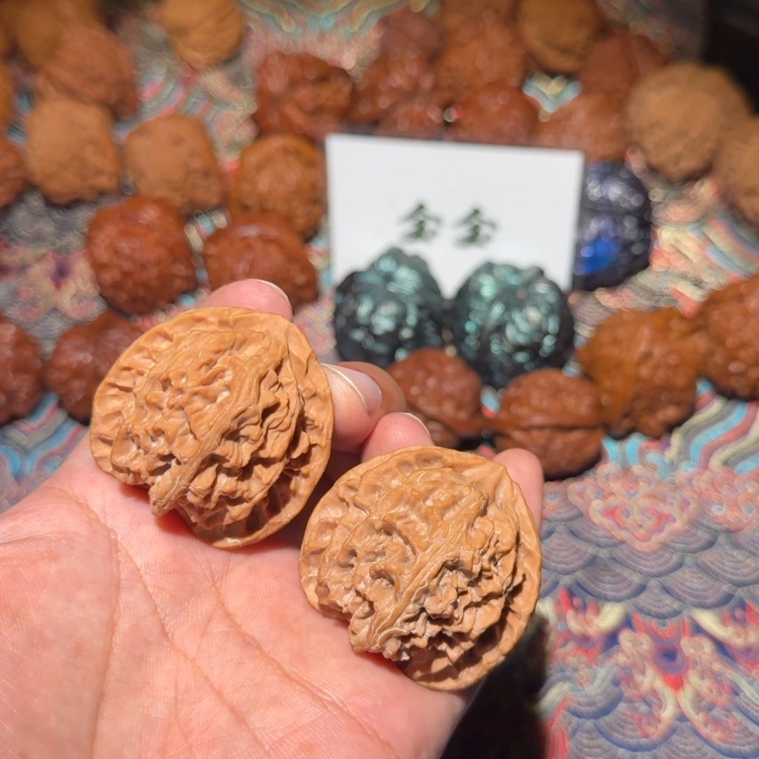 核桃把件1147三角苹果，尺寸41 39 39