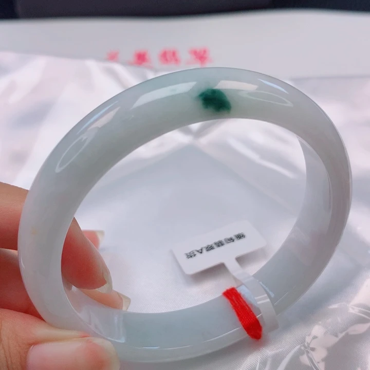 S***y翡翠手镯未镶嵌59圈