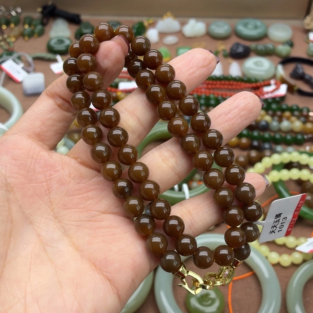 和田玉未镶嵌颈饰卡8