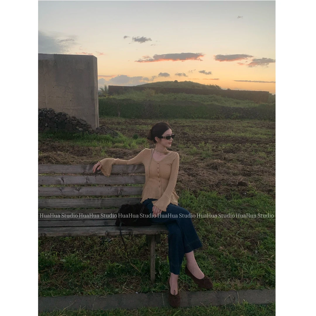 澳洲玫瑰~高级感喇叭袖收腰显瘦飘带小衫