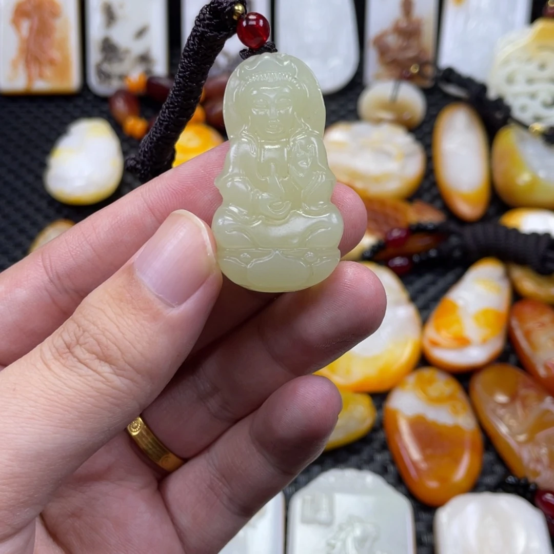 颈饰未镶嵌和田玉