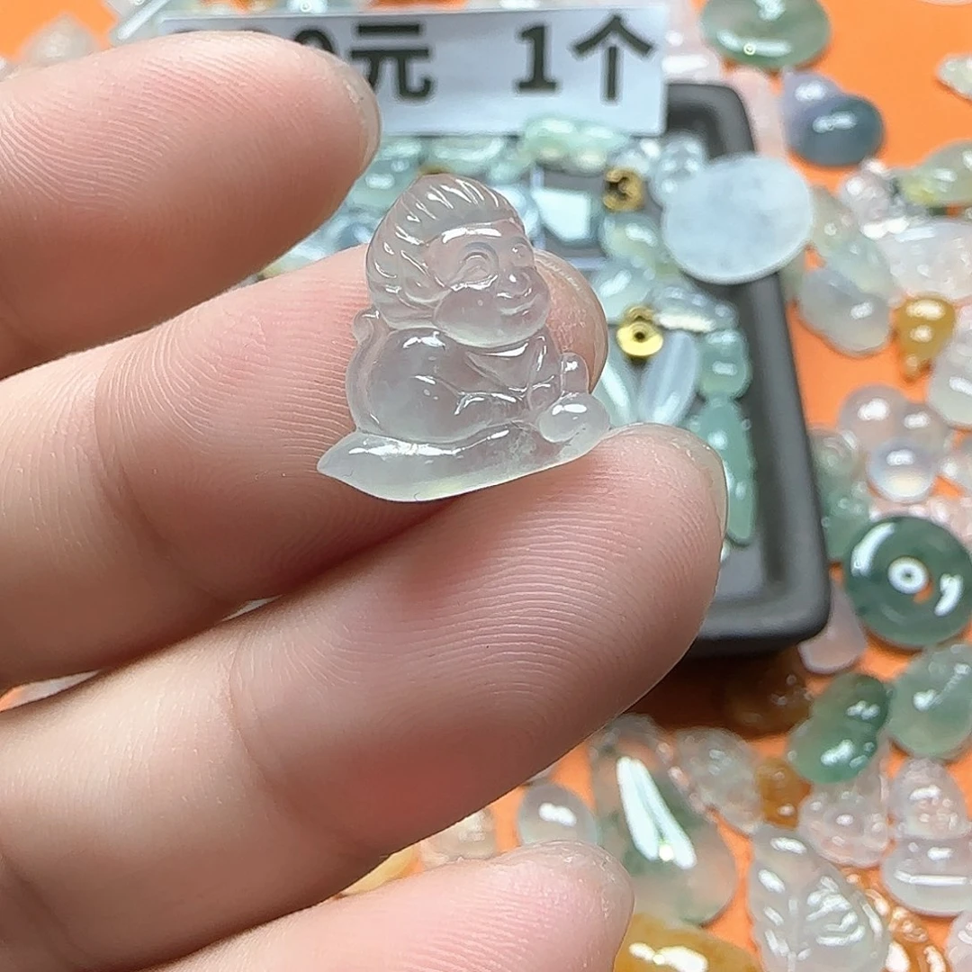 定制翡翠未镶嵌黑**啾翡翠