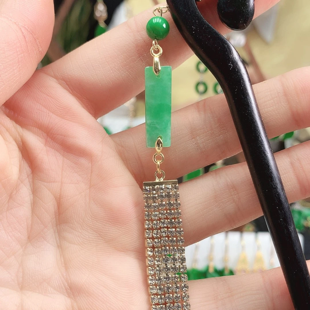 翡翠颈饰未镶嵌发簪