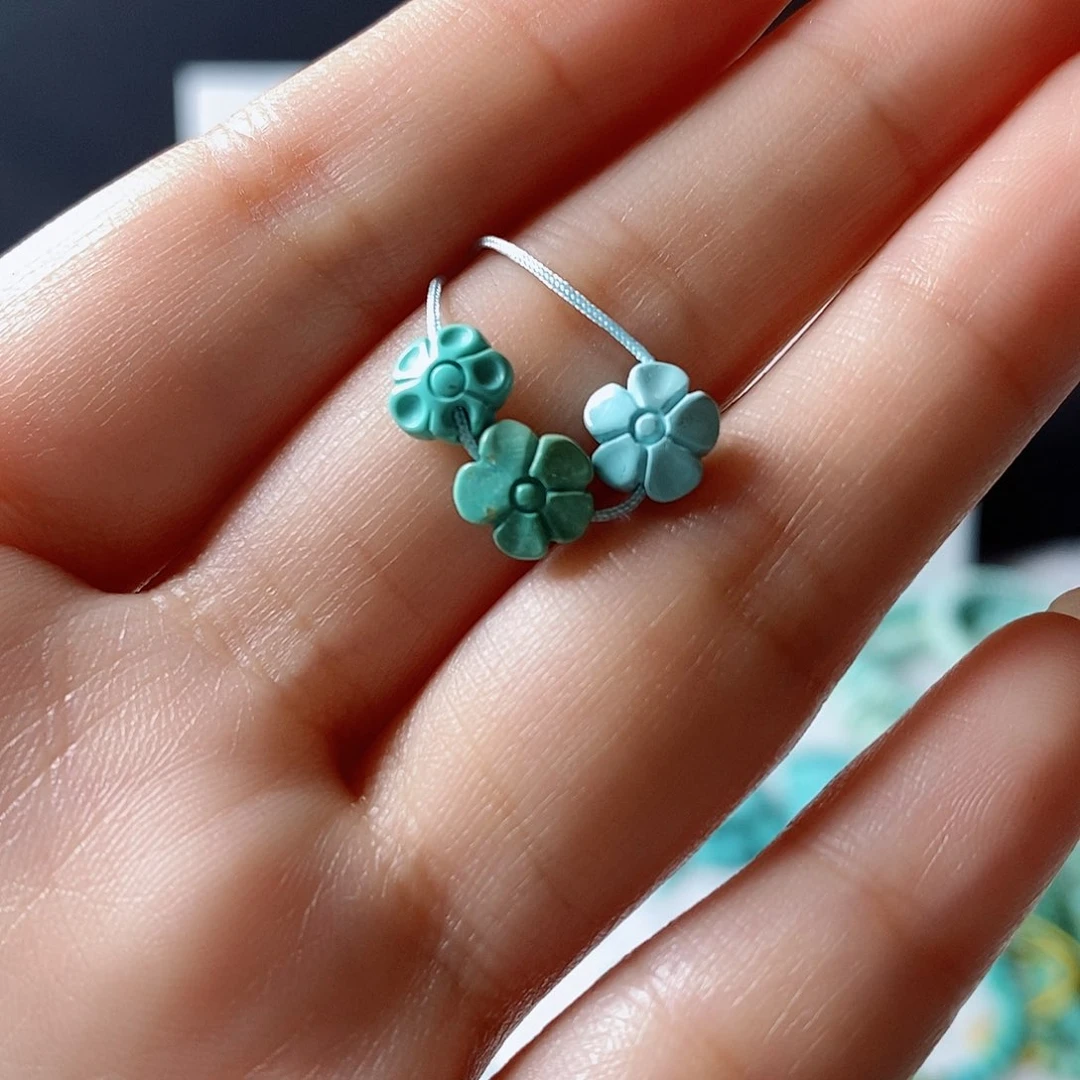 绿松石颈饰未镶嵌