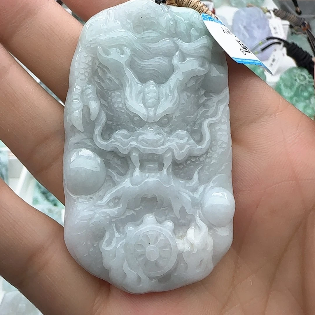 翡翠颈饰未镶嵌坚****哥翡翠