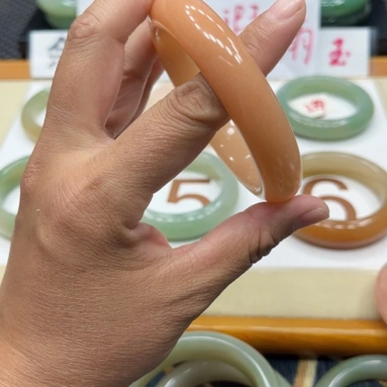 石英质玉手镯未镶嵌快**倍