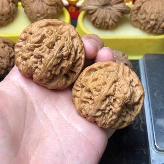 文玩核桃吊坠43平谷粗筋