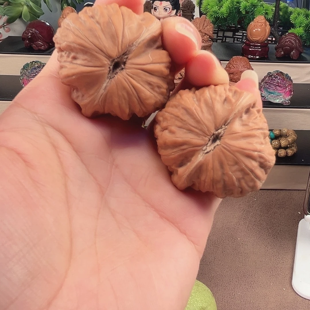 常***看桃核吊坠38铁锤妹妹