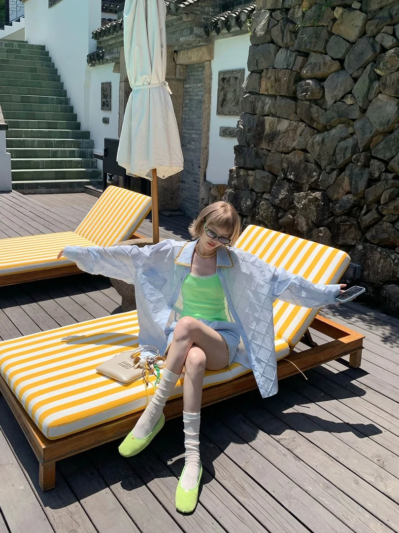 欧阳 5/16 20点【怪女孩衣橱】花边拼接宽松格子衬衫a字短裤