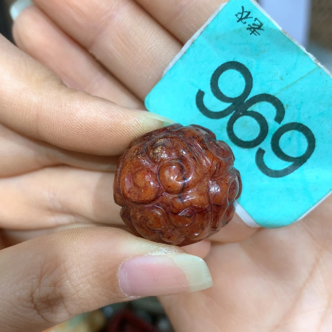 颈饰未镶嵌和田玉君**玉
