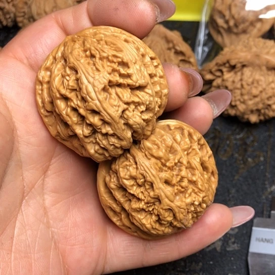 文玩核桃吊坠粗筋