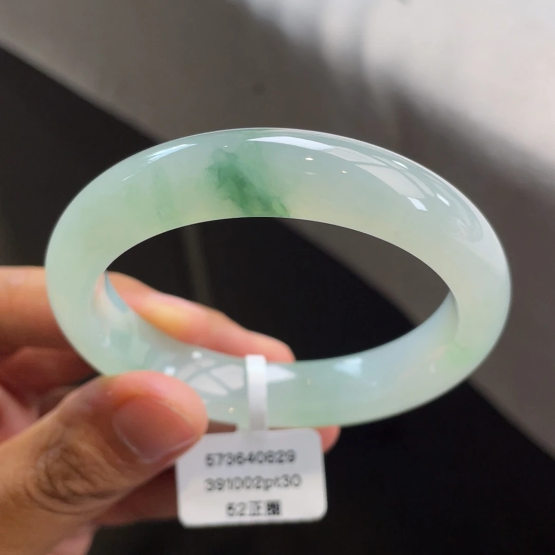 翡翠未镶嵌手镯冰胶飘花52正圈【强推】