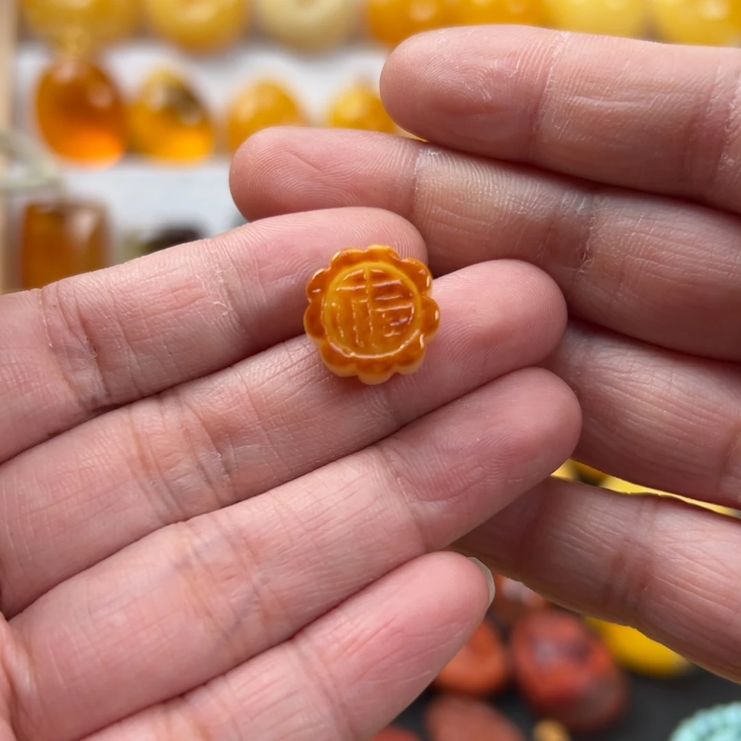 蜜蜡未镶嵌颈饰蜜蜡