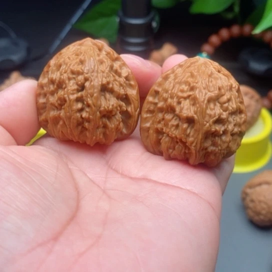 把件文玩核桃三角白