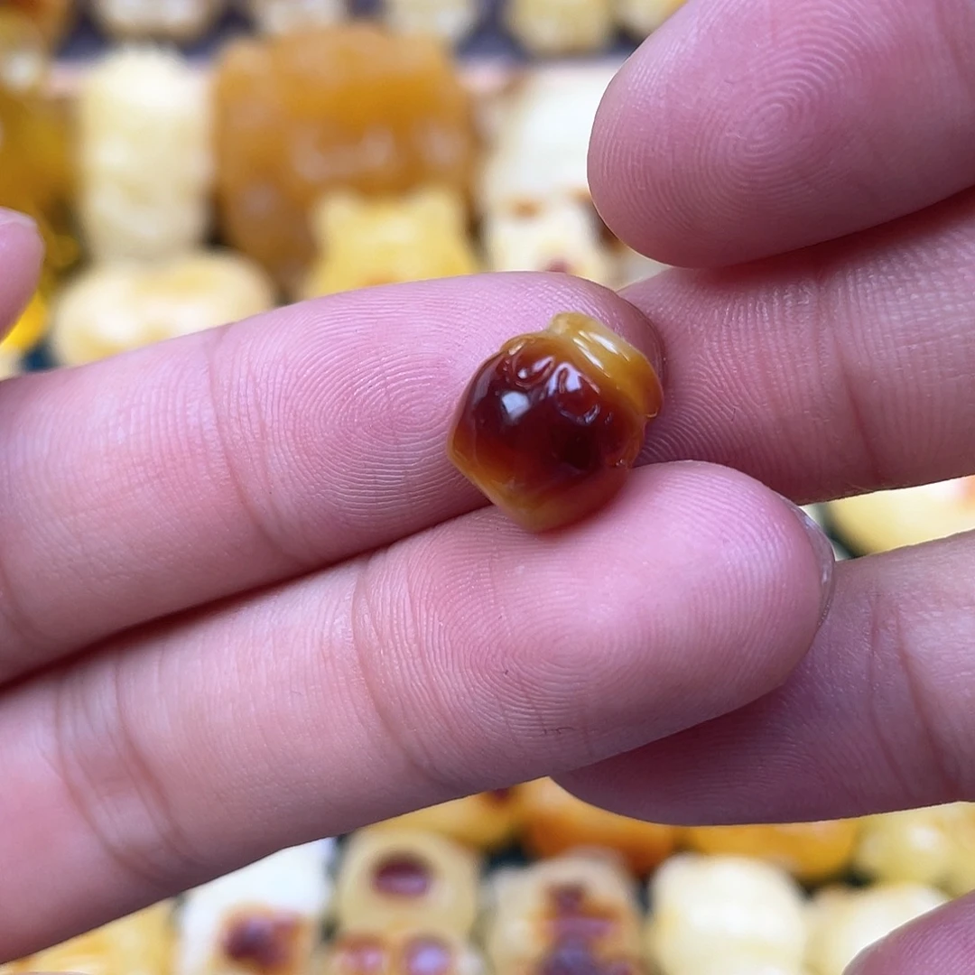 未镶嵌琥珀裸石蜜蜡