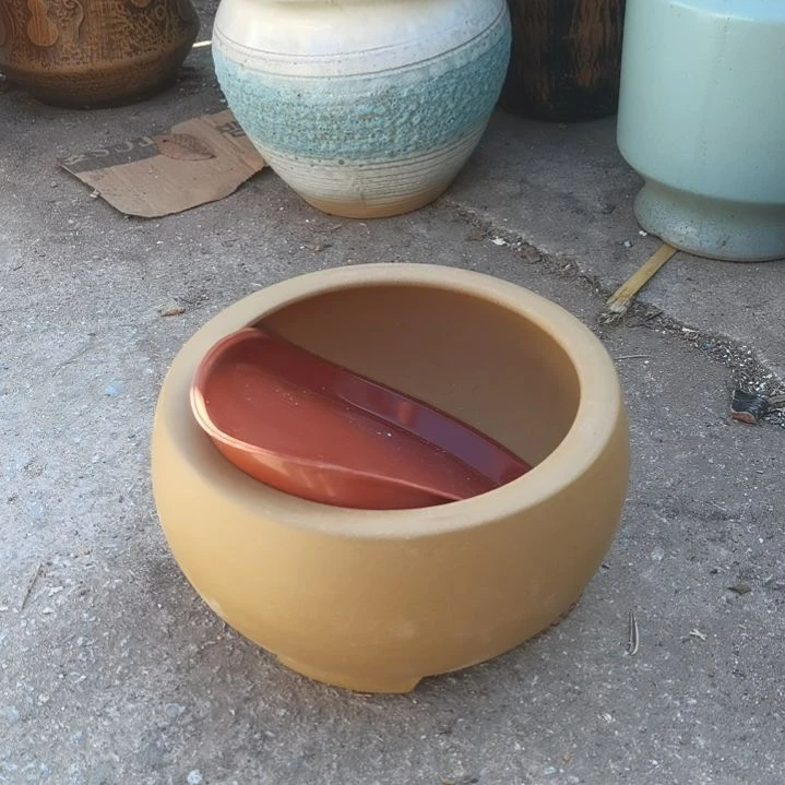 红陶阿*一个盆子。。