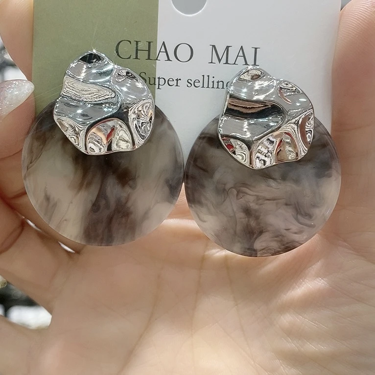 铜合金树脂耳饰 ins风小众设计款高级感灰色渐变耳钉耳饰