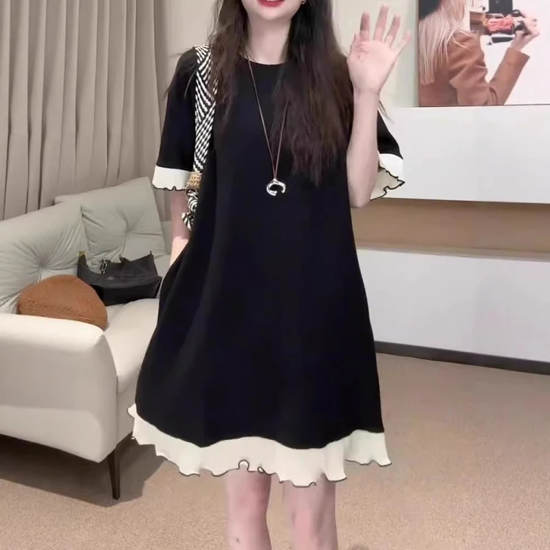 大码女装夏季时尚设计感拼接连衣裙胖mm遮肉显瘦赫本风精致小黑裙