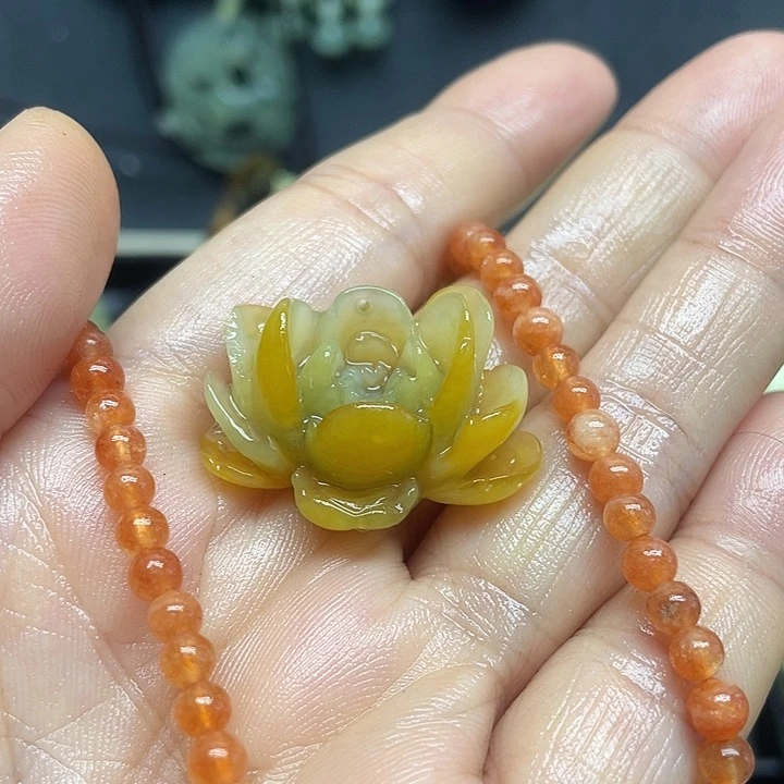 未镶嵌蛇纹石玉颈饰