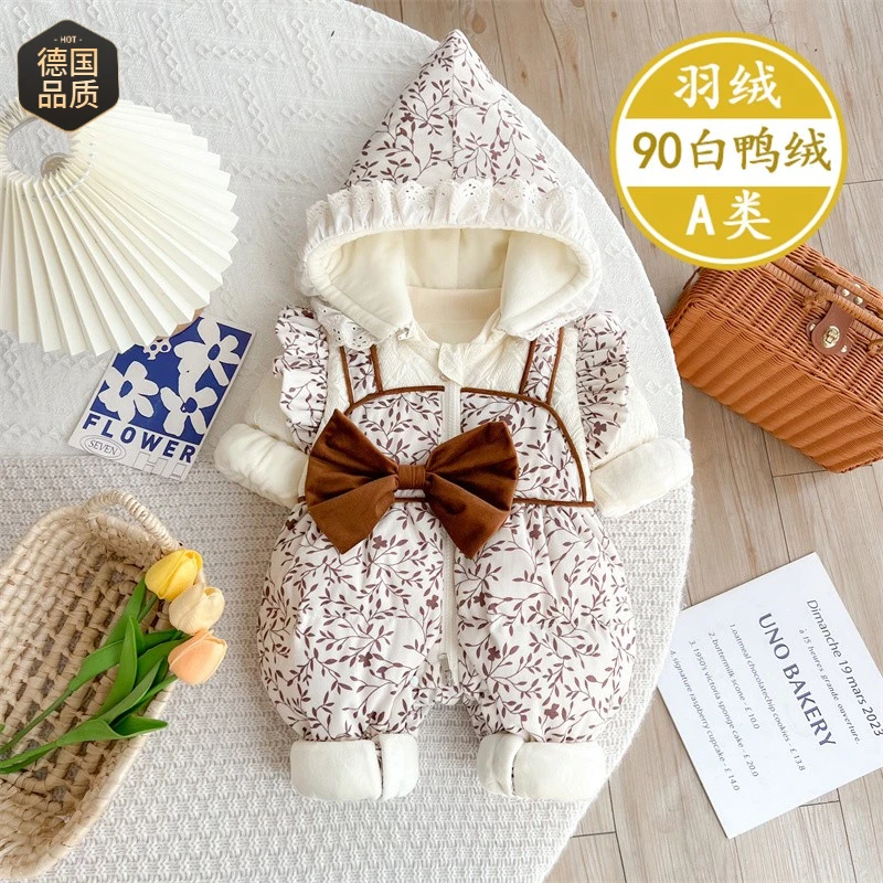 轻奢婴儿羽绒服冬季新款女宝宝衣服冬装加厚白鸭绒连体衣外出抱衣