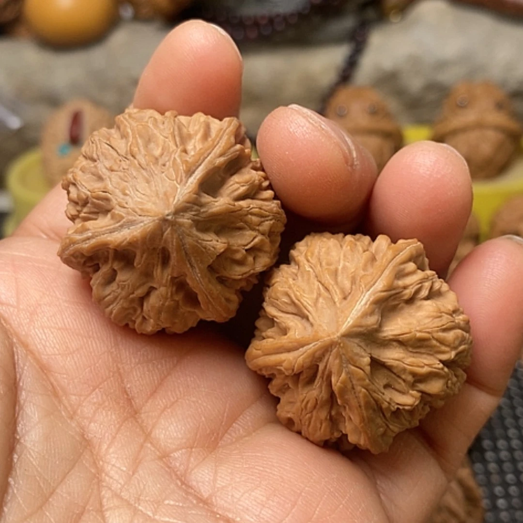 【闪购商品】把件文玩核桃文山三棱练手对