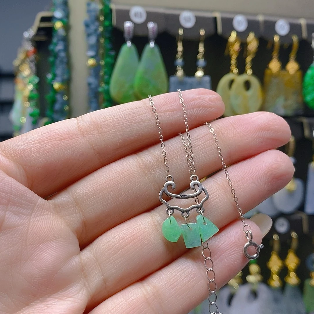 未镶嵌翡翠耳饰翡翠