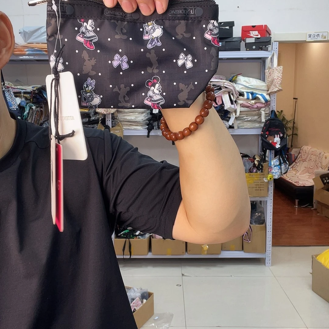 PU化妆包等产品和产品