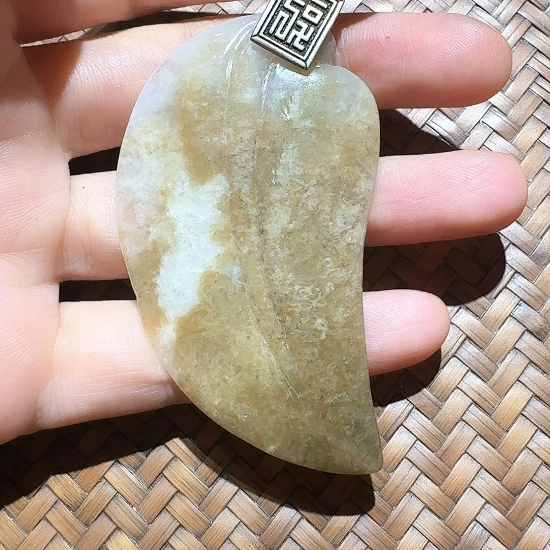 颈饰未镶嵌翡翠难***忆个性十足