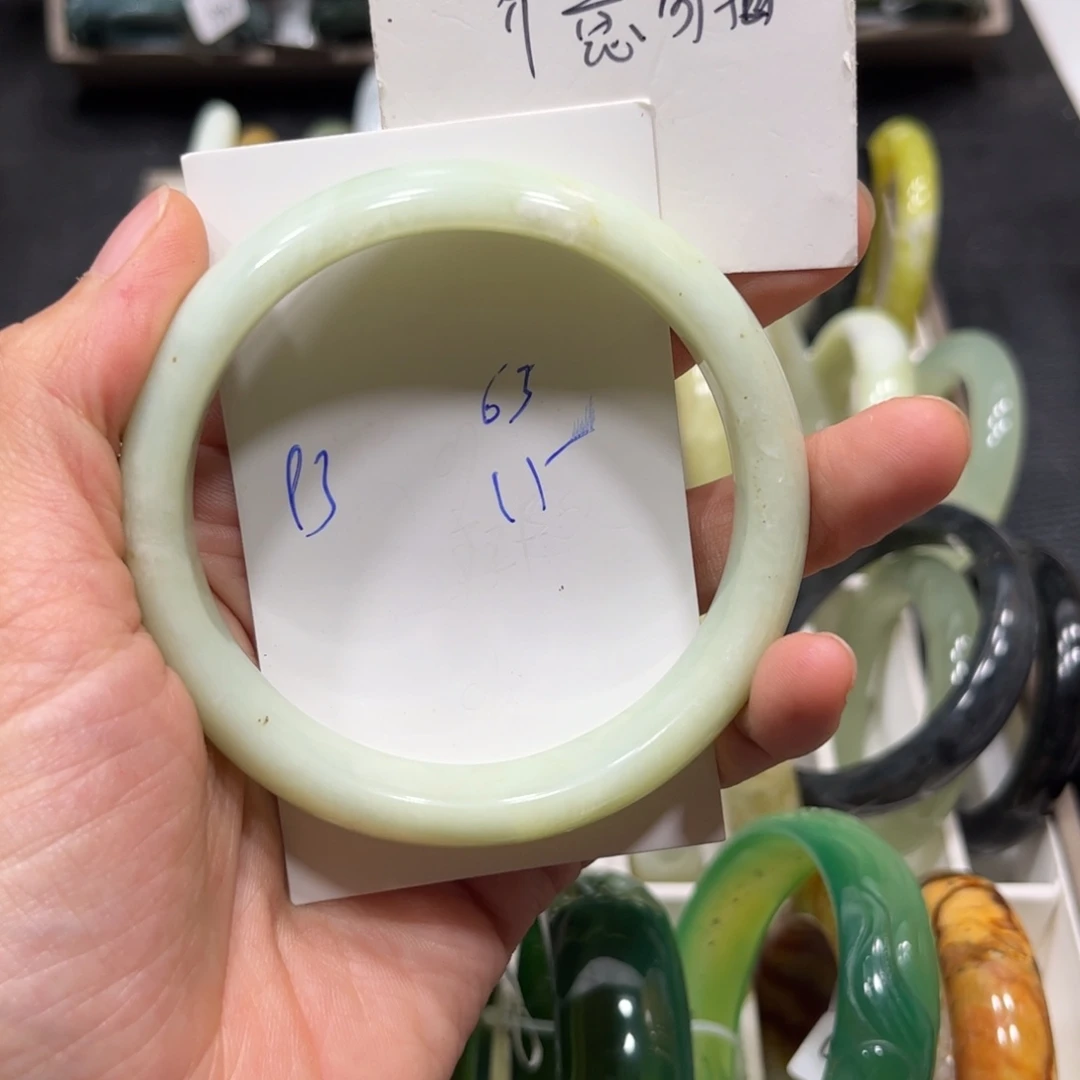 未镶嵌蛇纹石玉手镯