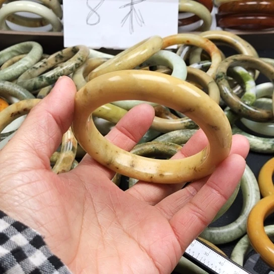 蛇纹石玉手镯未镶嵌万**空