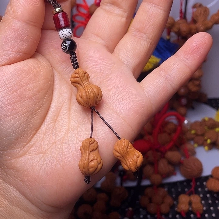 桃核吊坠龙纹桃枭