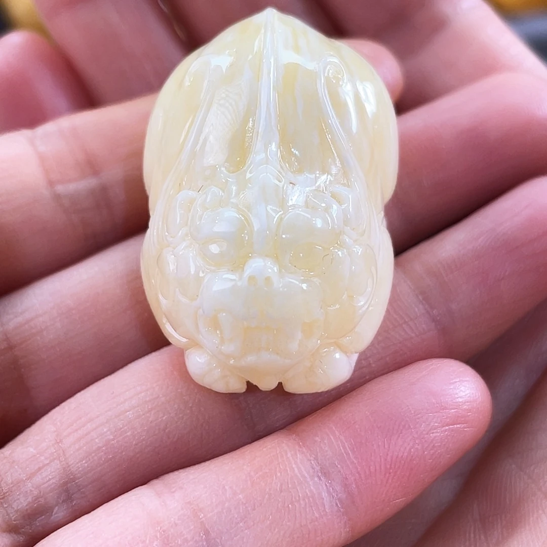 琥珀颈饰未镶嵌蜜蜡貔貅