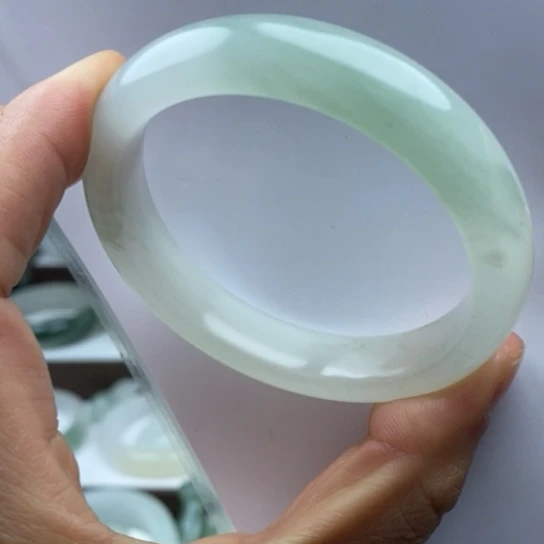 石英质玉（金丝玉）手镯未镶嵌