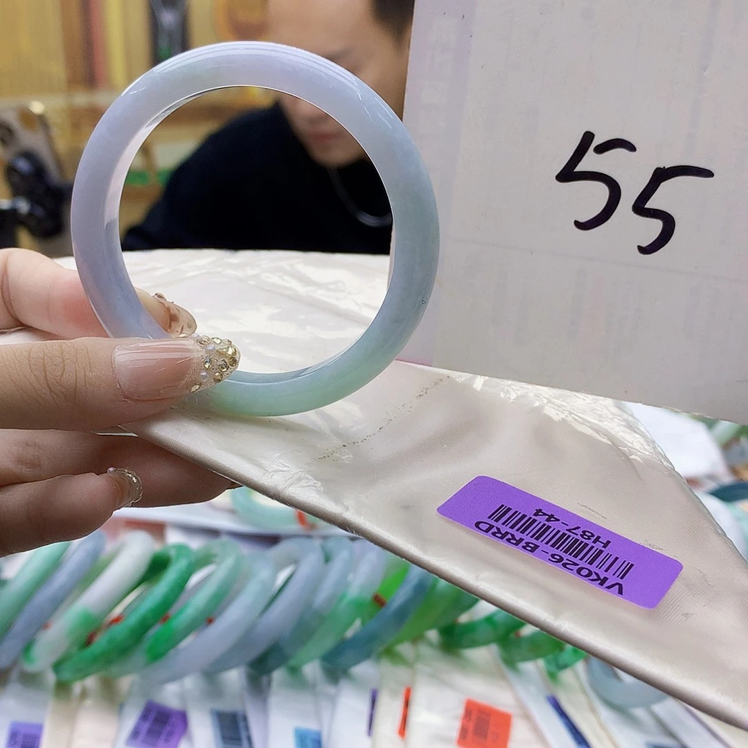 翡翠未镶嵌手镯bbb