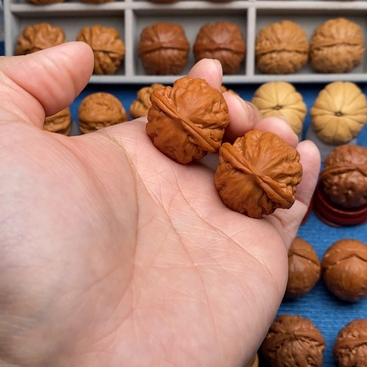 把件文玩核桃铁石