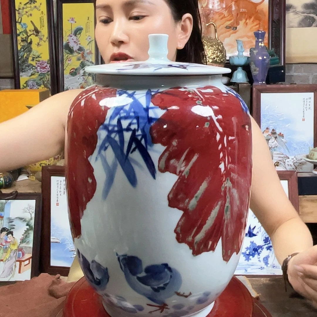 摆件景德镇陶瓷。