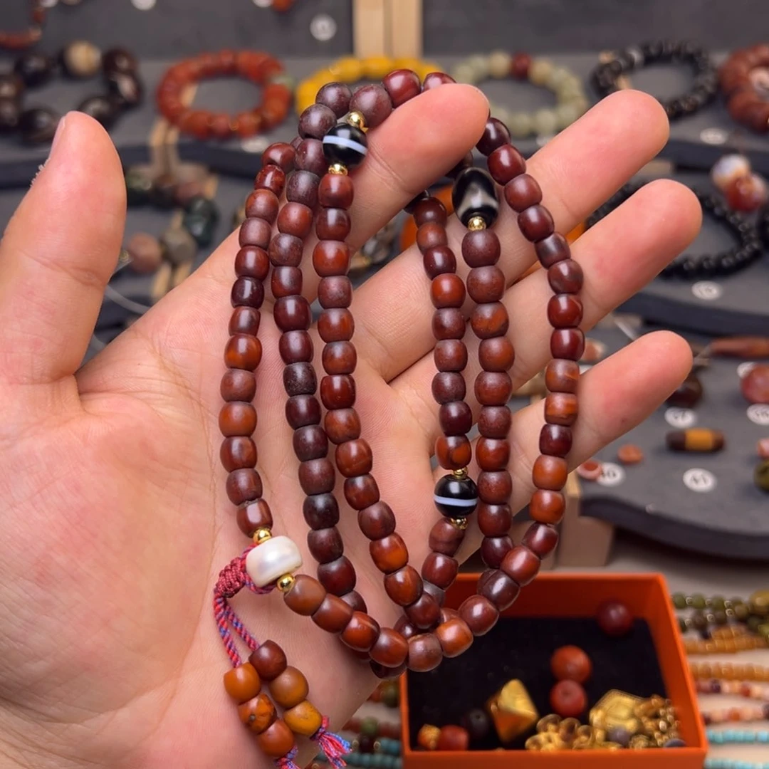 未镶嵌颈饰琥珀蜜蜡