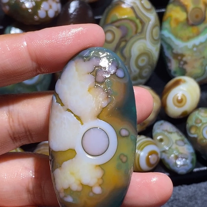 玛瑙/玉髓未镶嵌珠宝奇石81