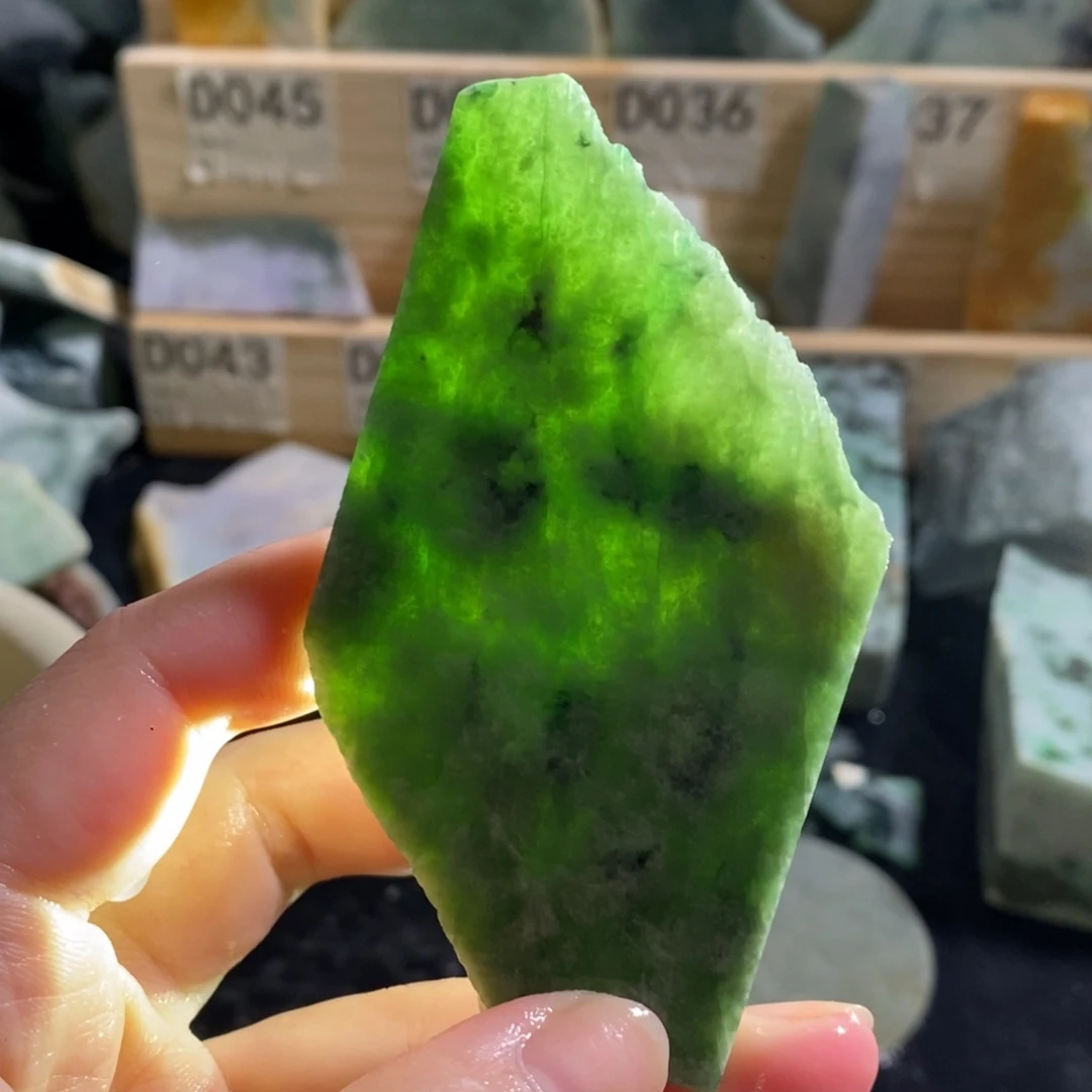 颈饰未镶嵌翡翠天然翡翠