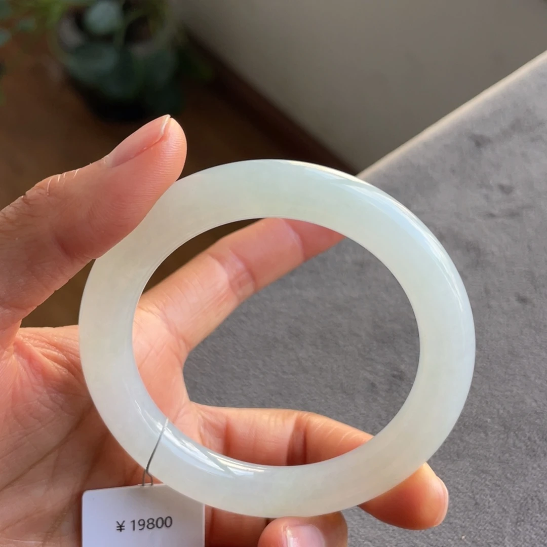 翡翠未镶嵌手镯糯冰