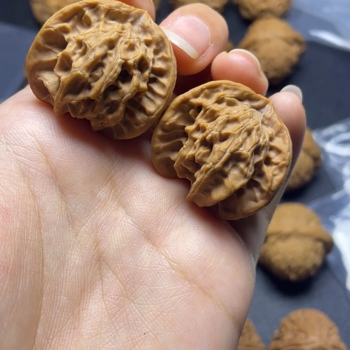 文玩核桃吊坠35尺盘山三棱