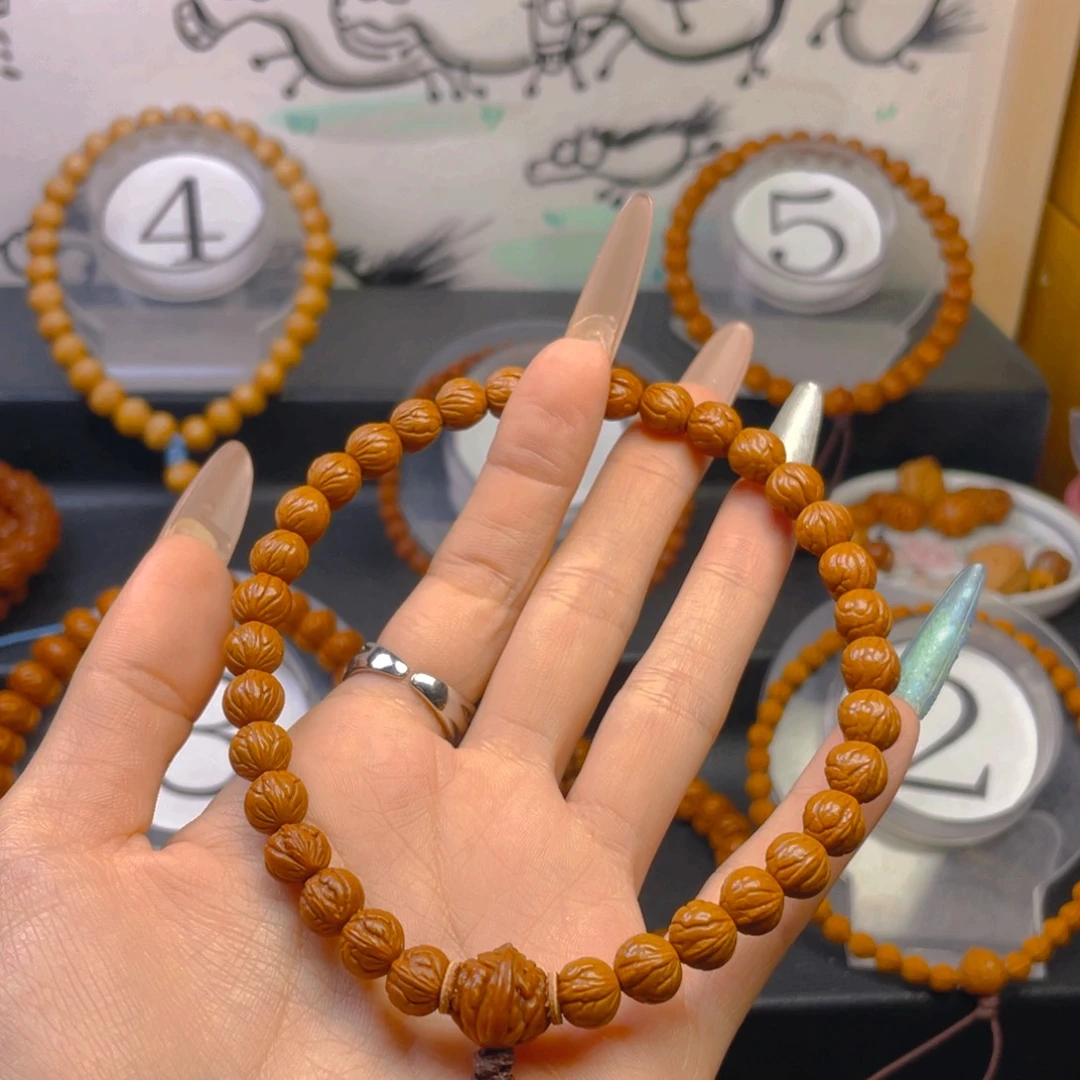 听***说吊坠桃核0.888888888888